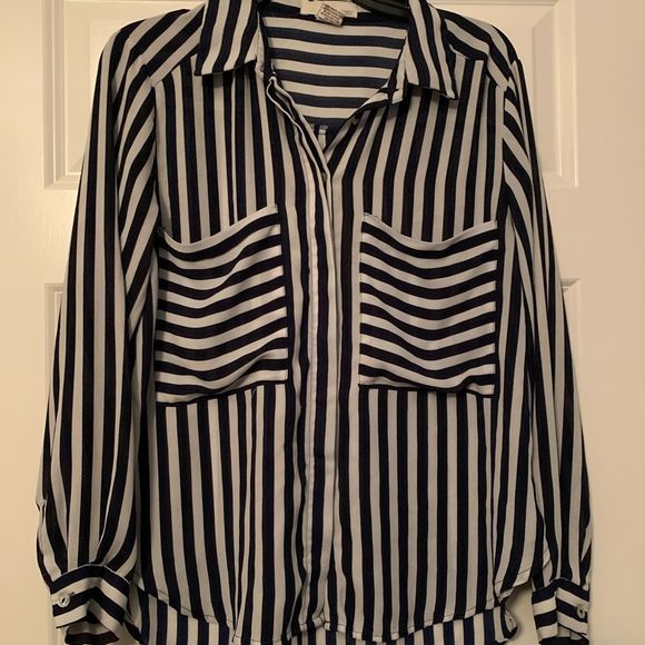 Sans Souci Woman’s Black White Stripe Blouse size Small - Picture 1 of 7